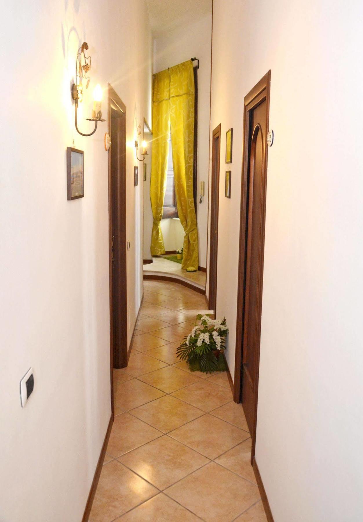 Bed & Breakfast A Castel Capuano Наполи Екстериор снимка