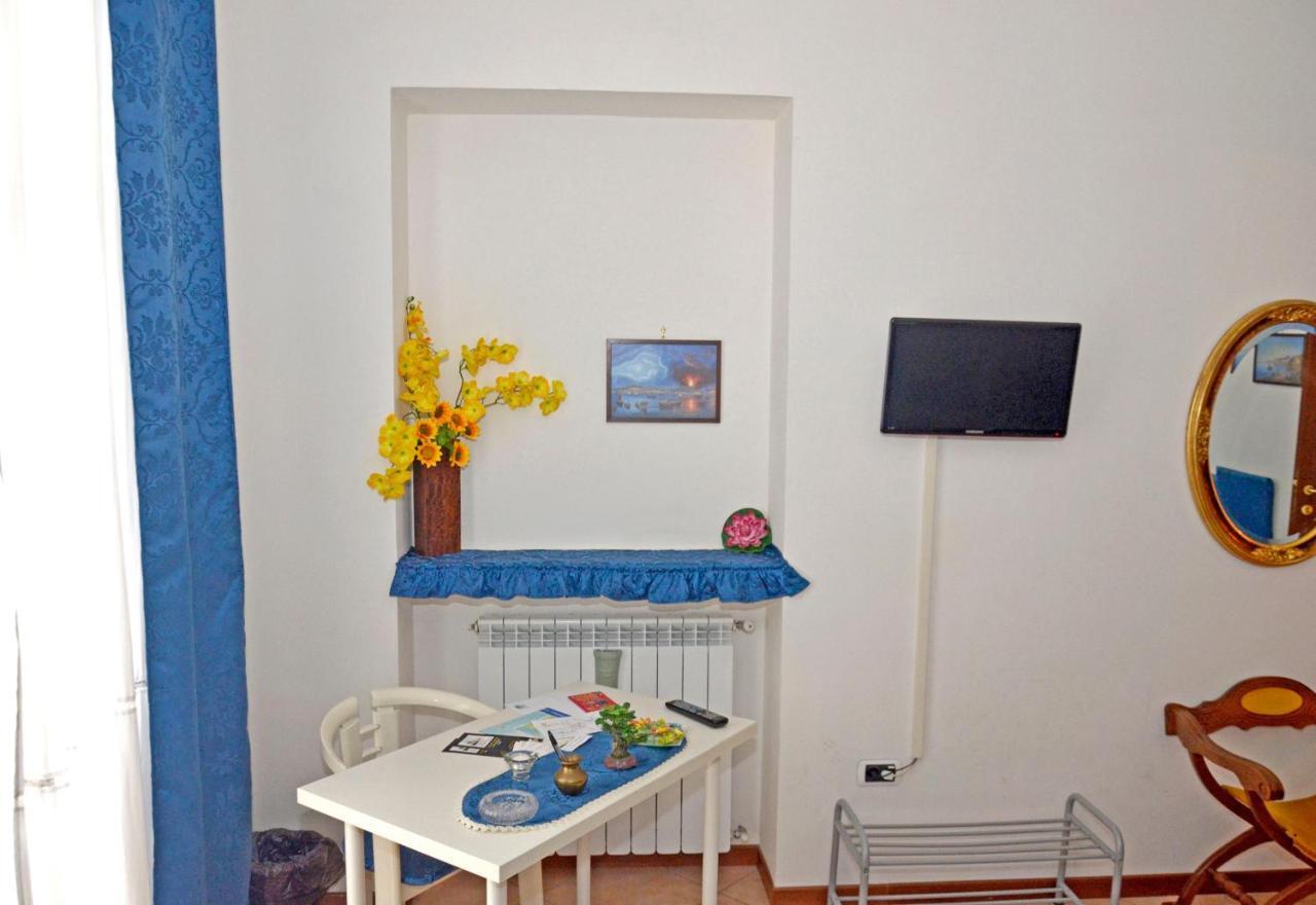 Bed & Breakfast A Castel Capuano Наполи Екстериор снимка
