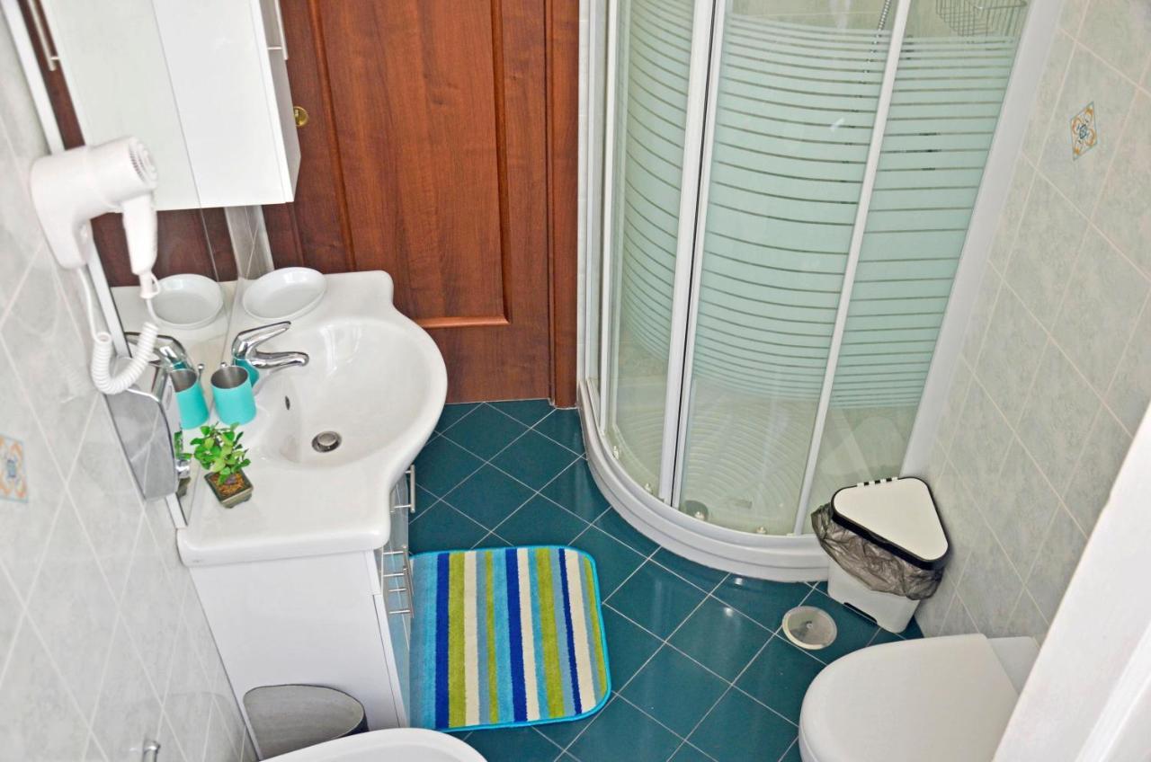 Bed & Breakfast A Castel Capuano Наполи Екстериор снимка
