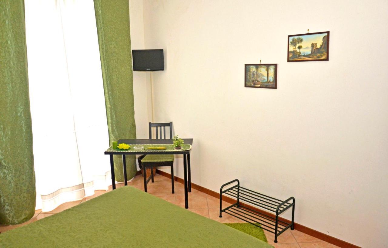 Bed & Breakfast A Castel Capuano Наполи Екстериор снимка