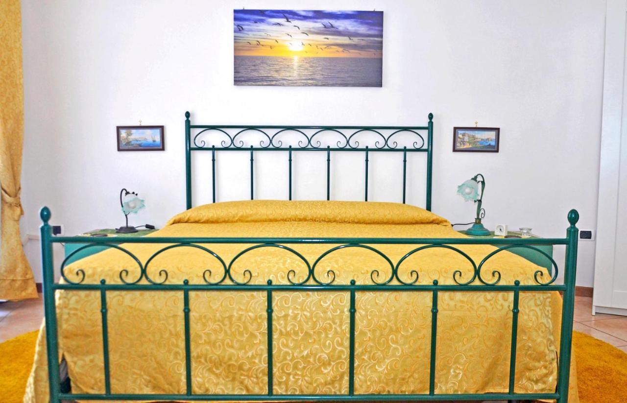 Bed & Breakfast A Castel Capuano Наполи Екстериор снимка