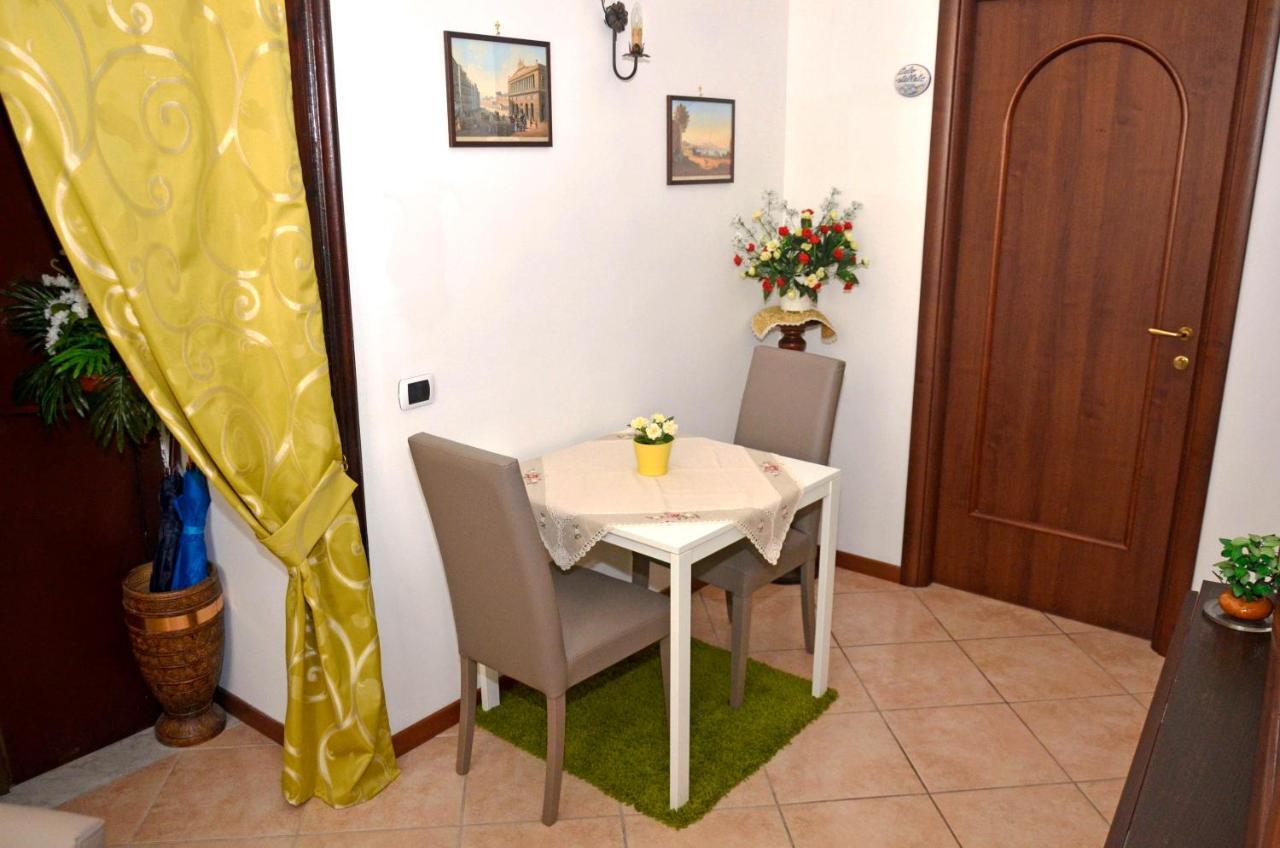Bed & Breakfast A Castel Capuano Наполи Екстериор снимка