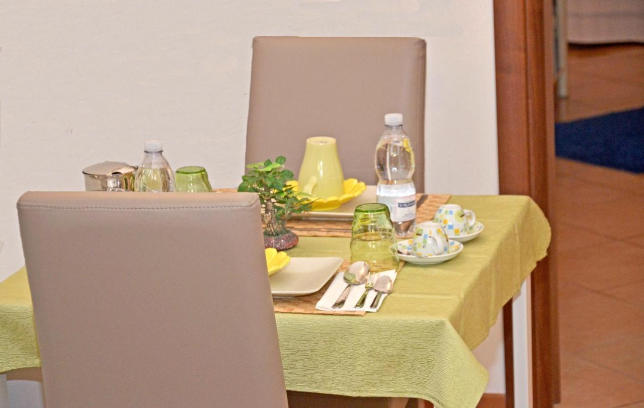 Bed & Breakfast A Castel Capuano Наполи Екстериор снимка