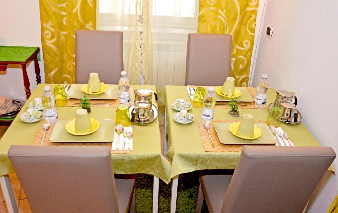 Bed & Breakfast A Castel Capuano Наполи Екстериор снимка